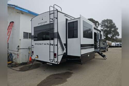 2026 Keystone Rv Montana 3532SP in pismo beach CA