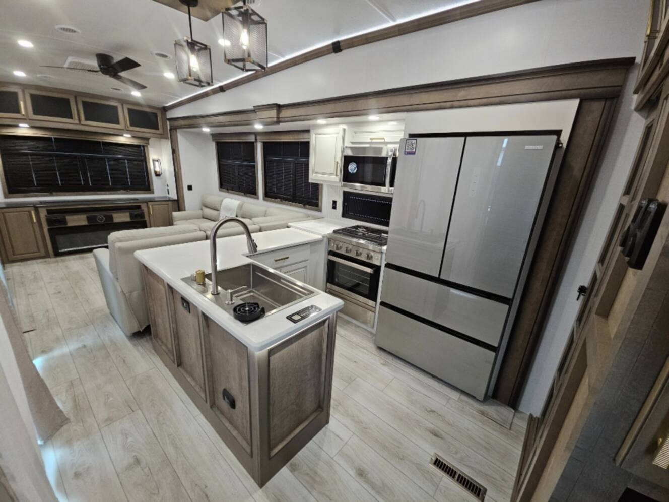 A photo of this 2026 Keystone Rv Montana 3532SP