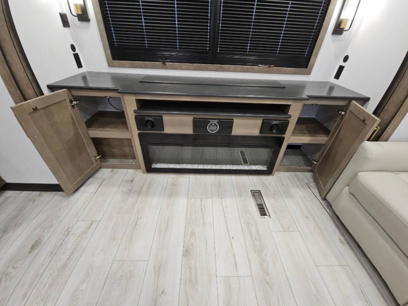 A photo of this 2026 Keystone Rv Montana 3532SP