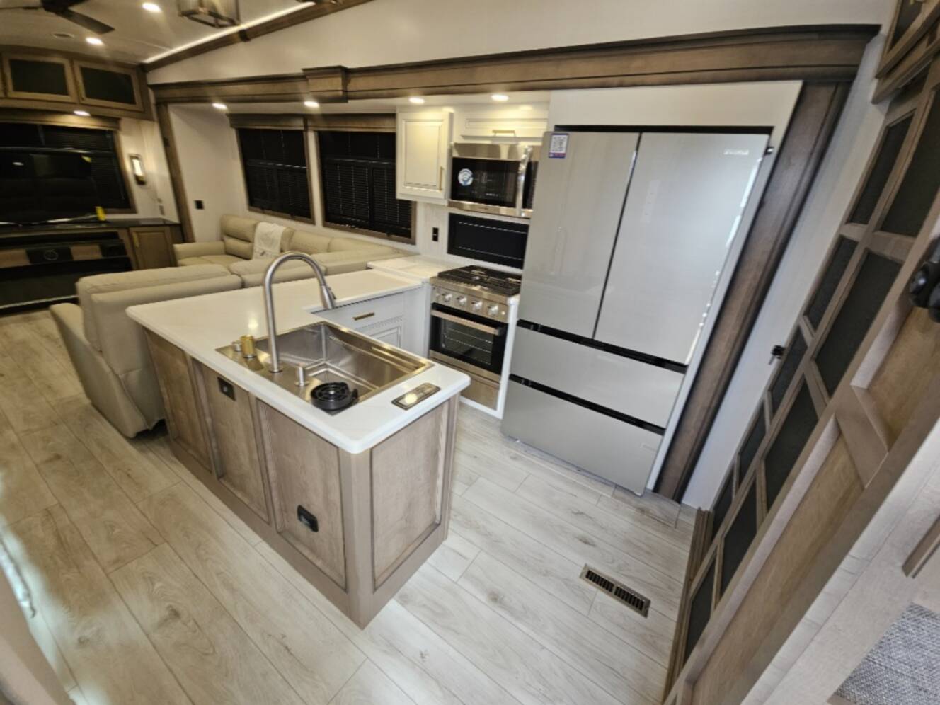 A photo of this 2026 Keystone Rv Montana 3532SP