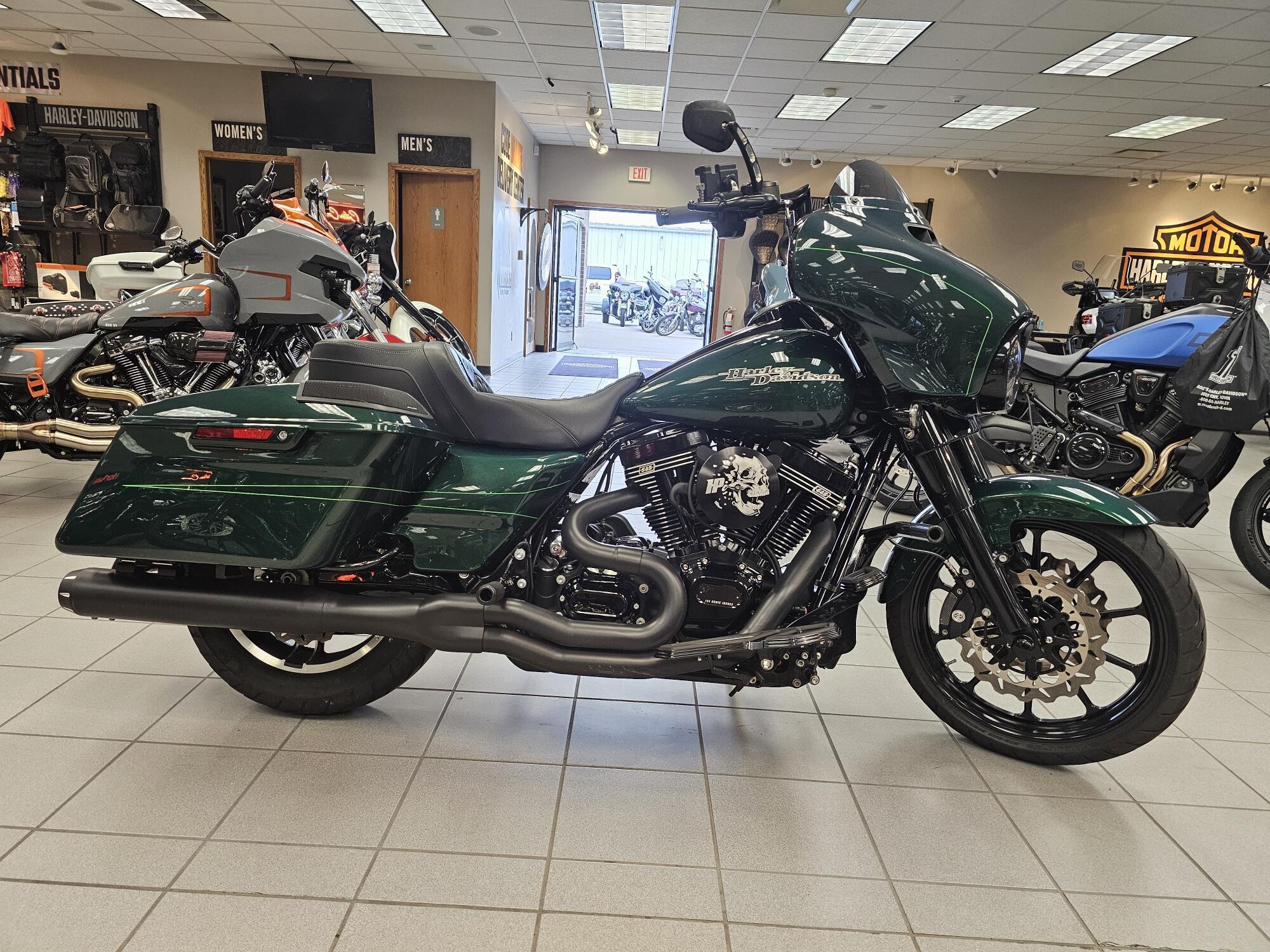 2015 Harley-Davidson Street Glide Special SPECIAL in Sioux City, IA