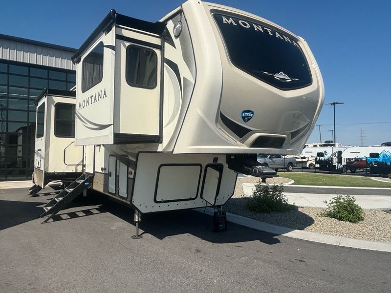 2019 Keystone Montana 3731FL RV