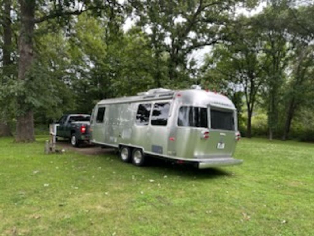2009 Airstream International Signature 25SS in portage WI
