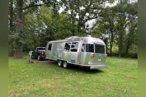 2009 Airstream International Signature 25SS in portage WI