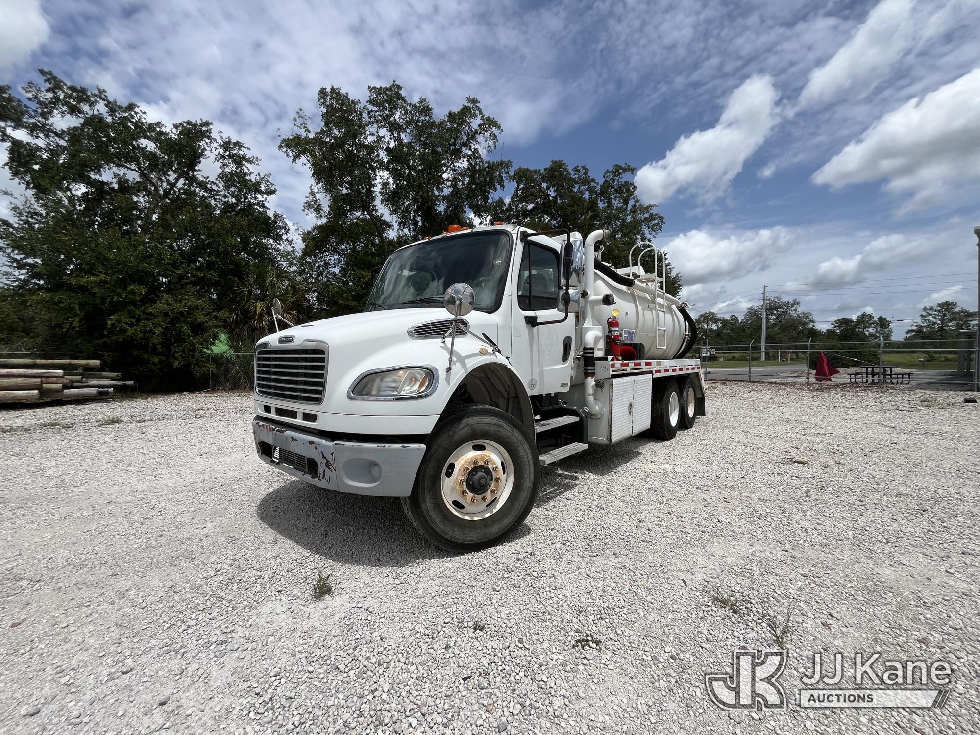 2011 FREIGHTLINER M2 106 in Leesburg, FL