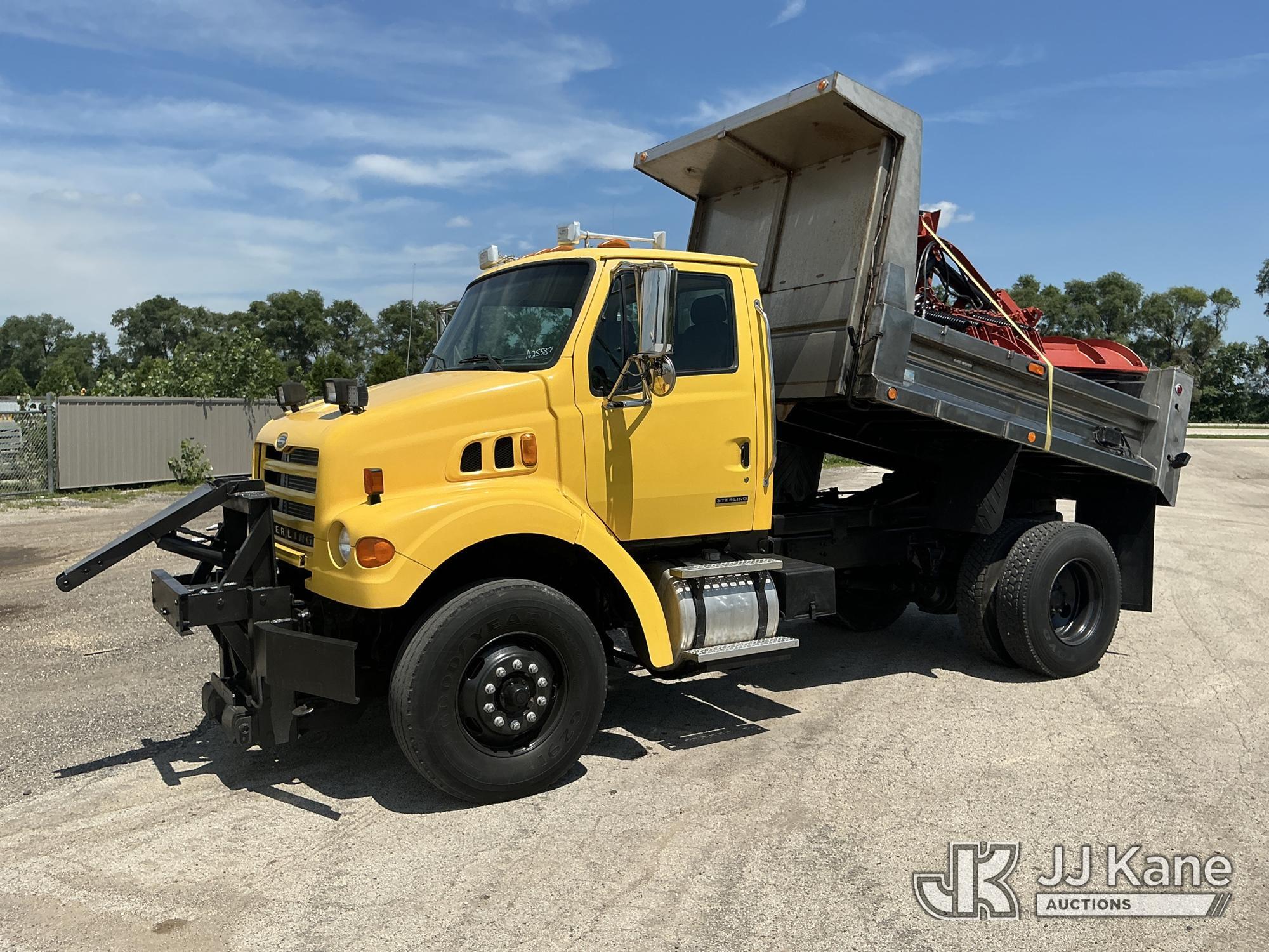 2003 Sterling L7500 in South Beloit, IL