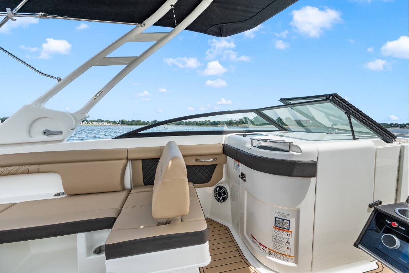A photo of this 2026 Sea Ray SDX 290 Outboard