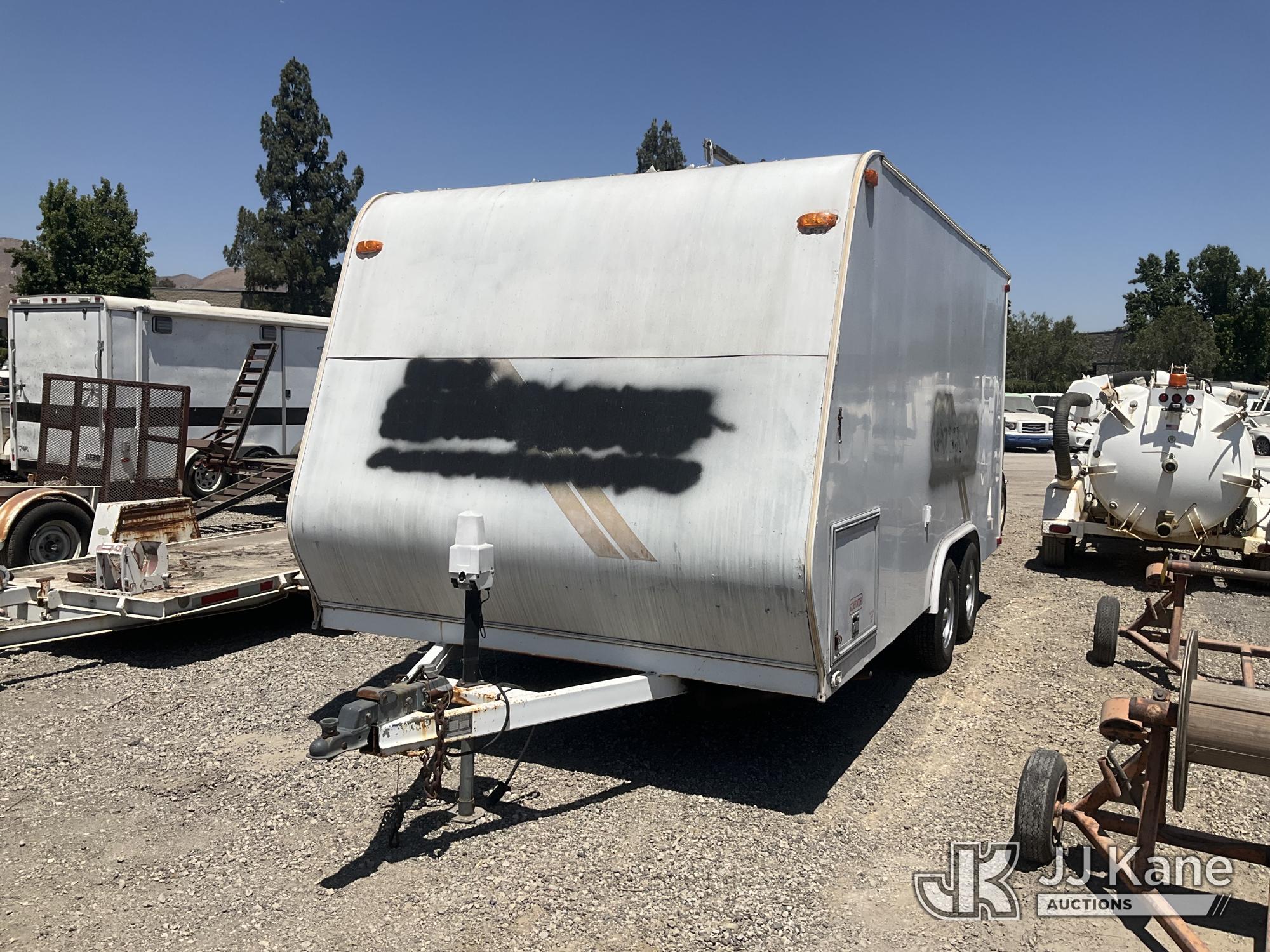 2002 Universal Trailer Trailer in Jurupa Valley, CA