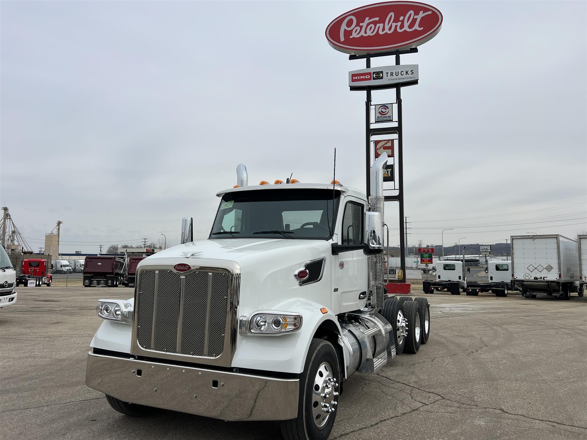 2027 PETERBILT 567 in South Saint Paul, MN
