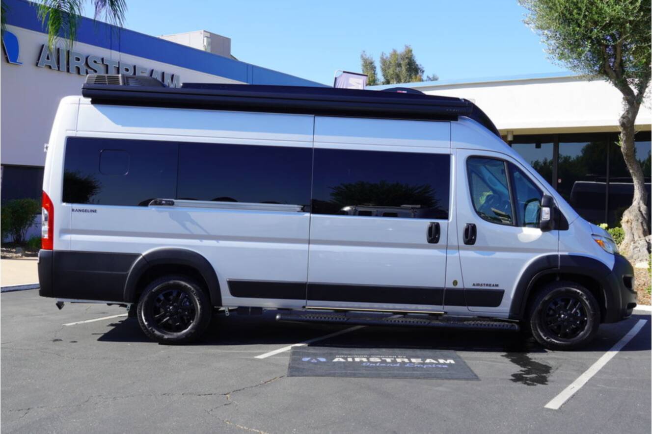 A photo of this 2026 Airstream Rangeline Pop Top