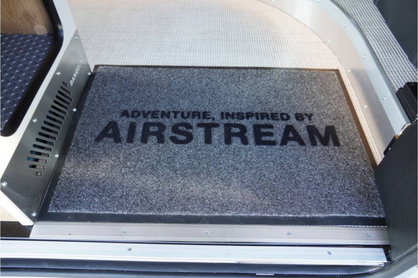 A photo of this 2026 Airstream Rangeline Pop Top