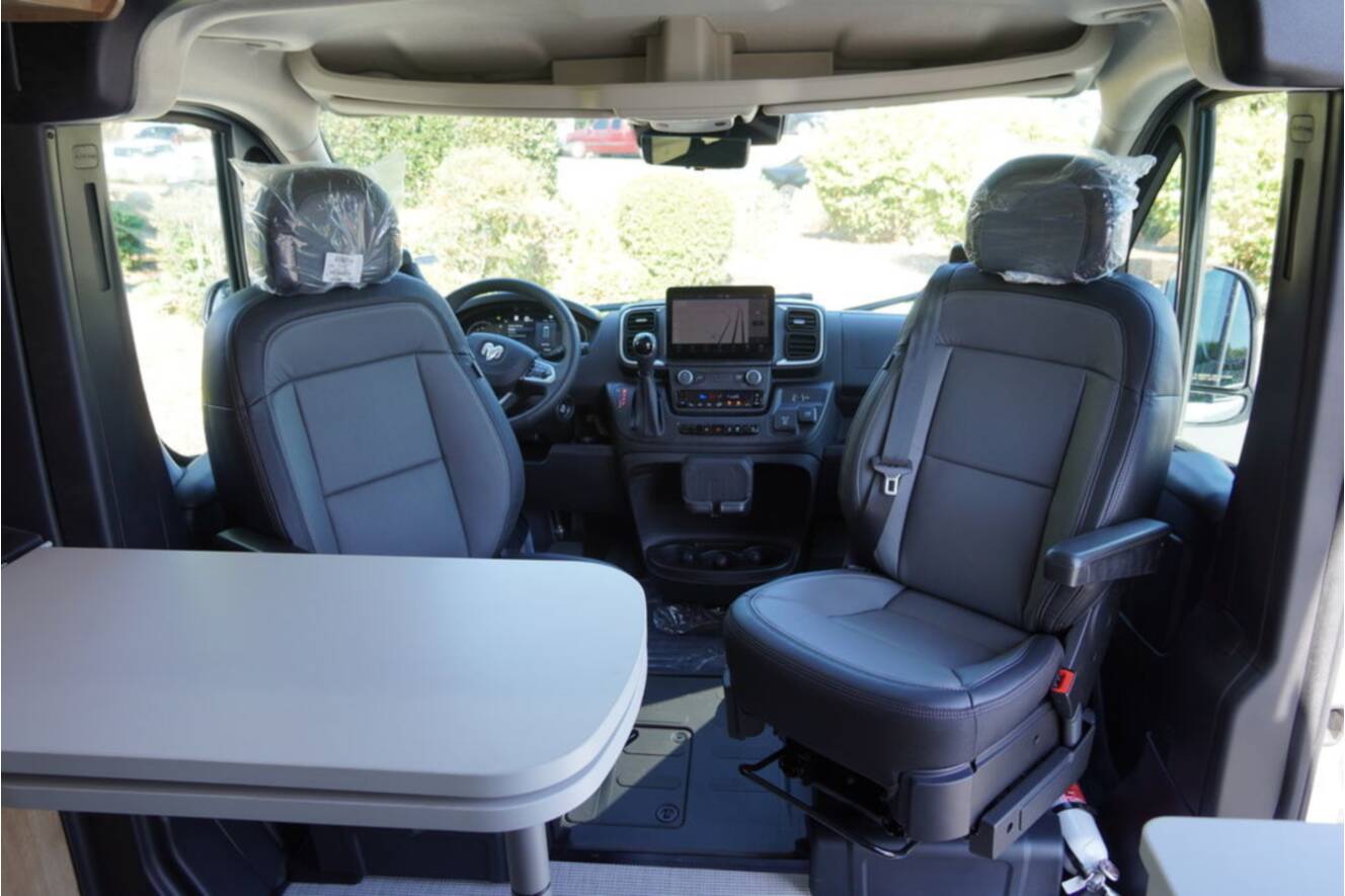 A photo of this 2026 Airstream Rangeline Pop Top