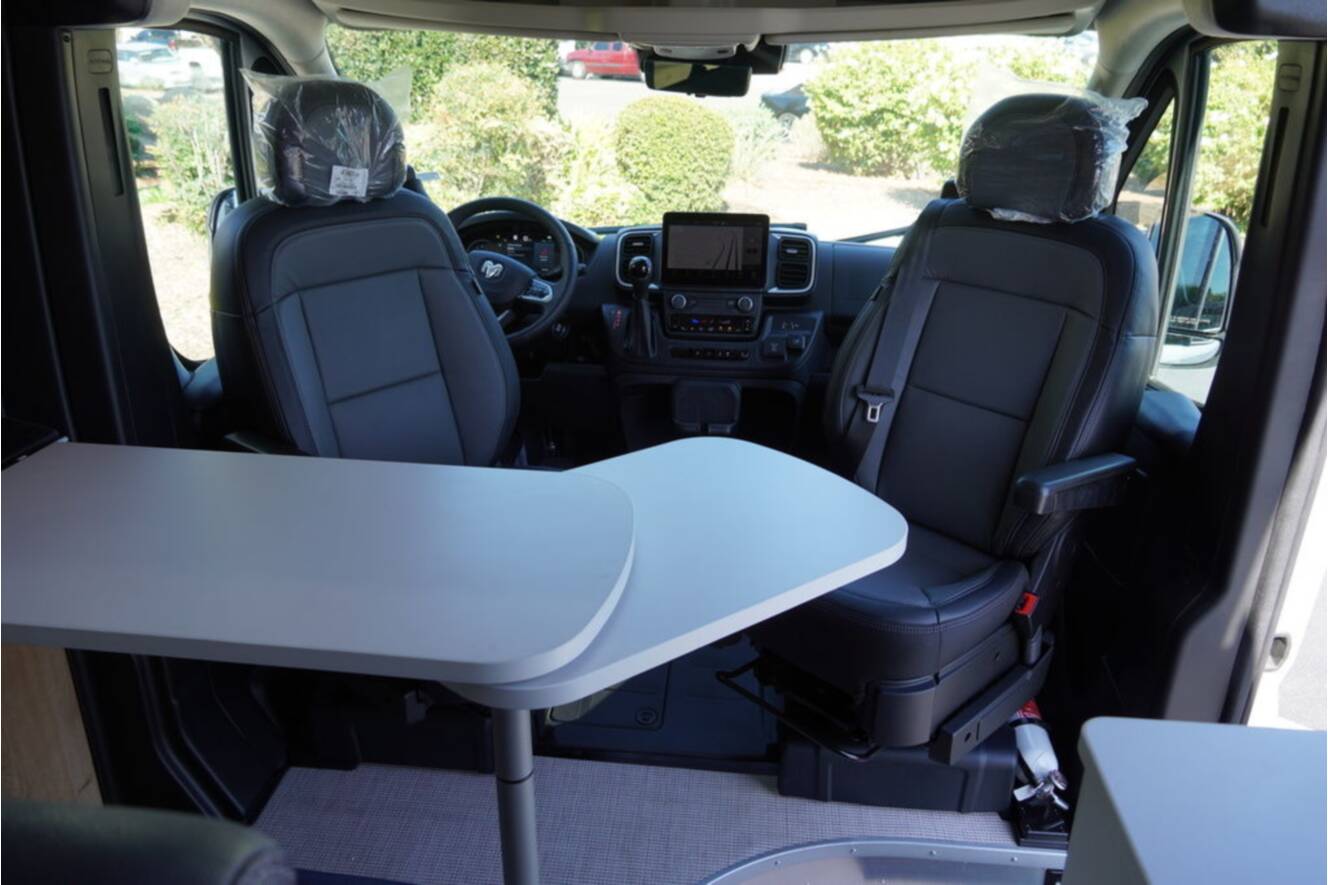 A photo of this 2026 Airstream Rangeline Pop Top