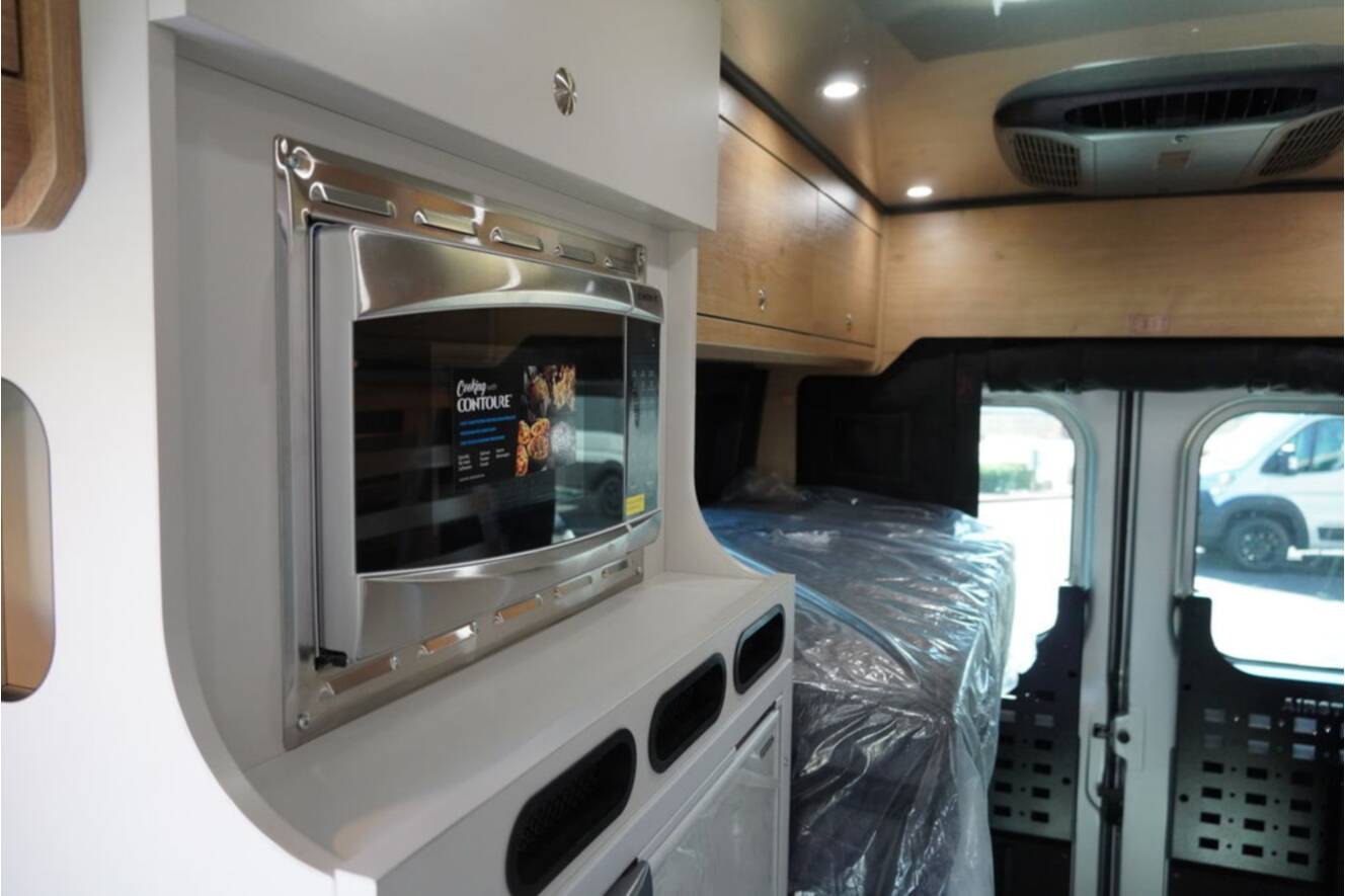 A photo of this 2026 Airstream Rangeline Pop Top