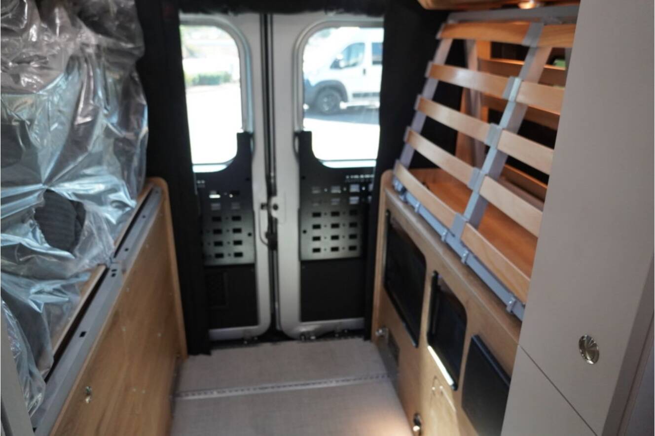 A photo of this 2026 Airstream Rangeline Pop Top