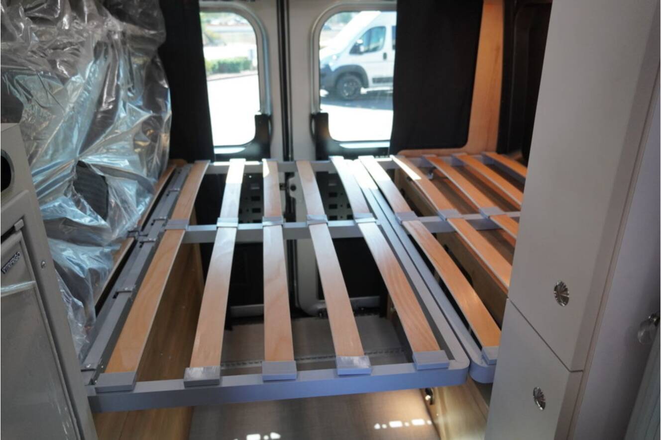 A photo of this 2026 Airstream Rangeline Pop Top