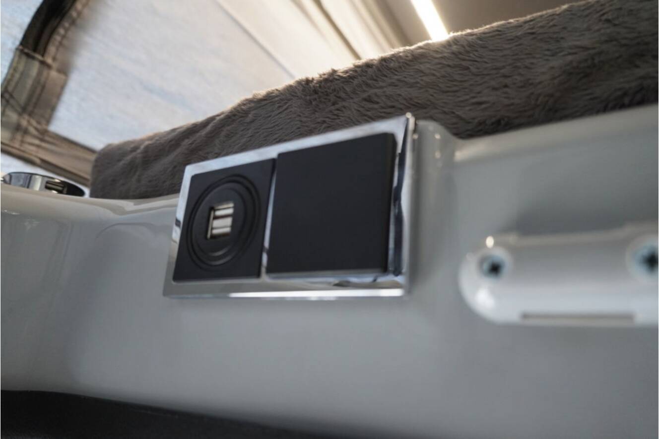 A photo of this 2026 Airstream Rangeline Pop Top