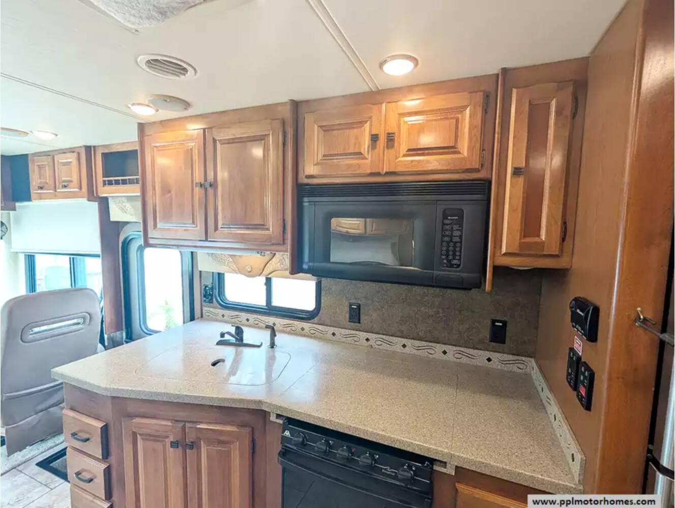 A photo of this 2014 Tiffin Allegro Open Road 36LA