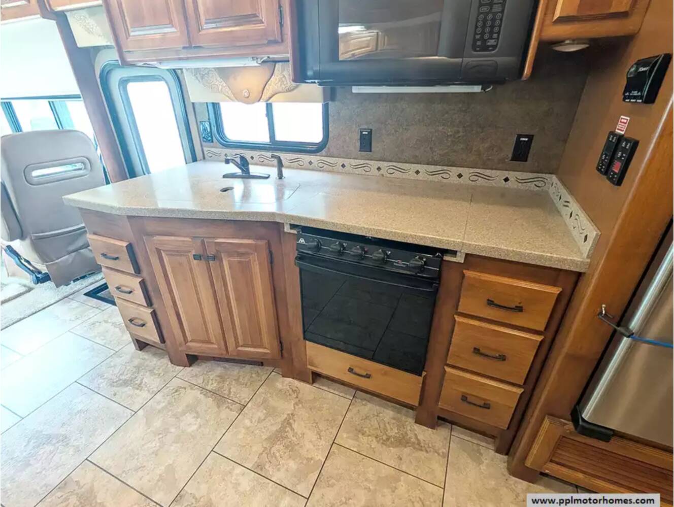A photo of this 2014 Tiffin Allegro Open Road 36LA
