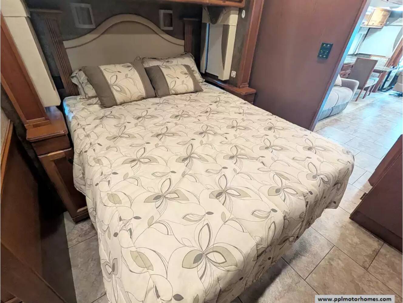 A photo of this 2014 Tiffin Allegro Open Road 36LA