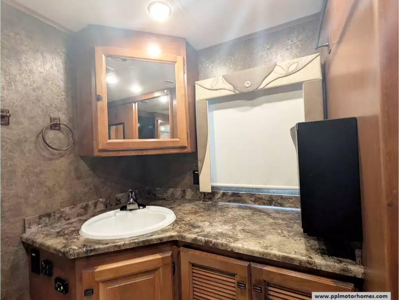 A photo of this 2014 Tiffin Allegro Open Road 36LA