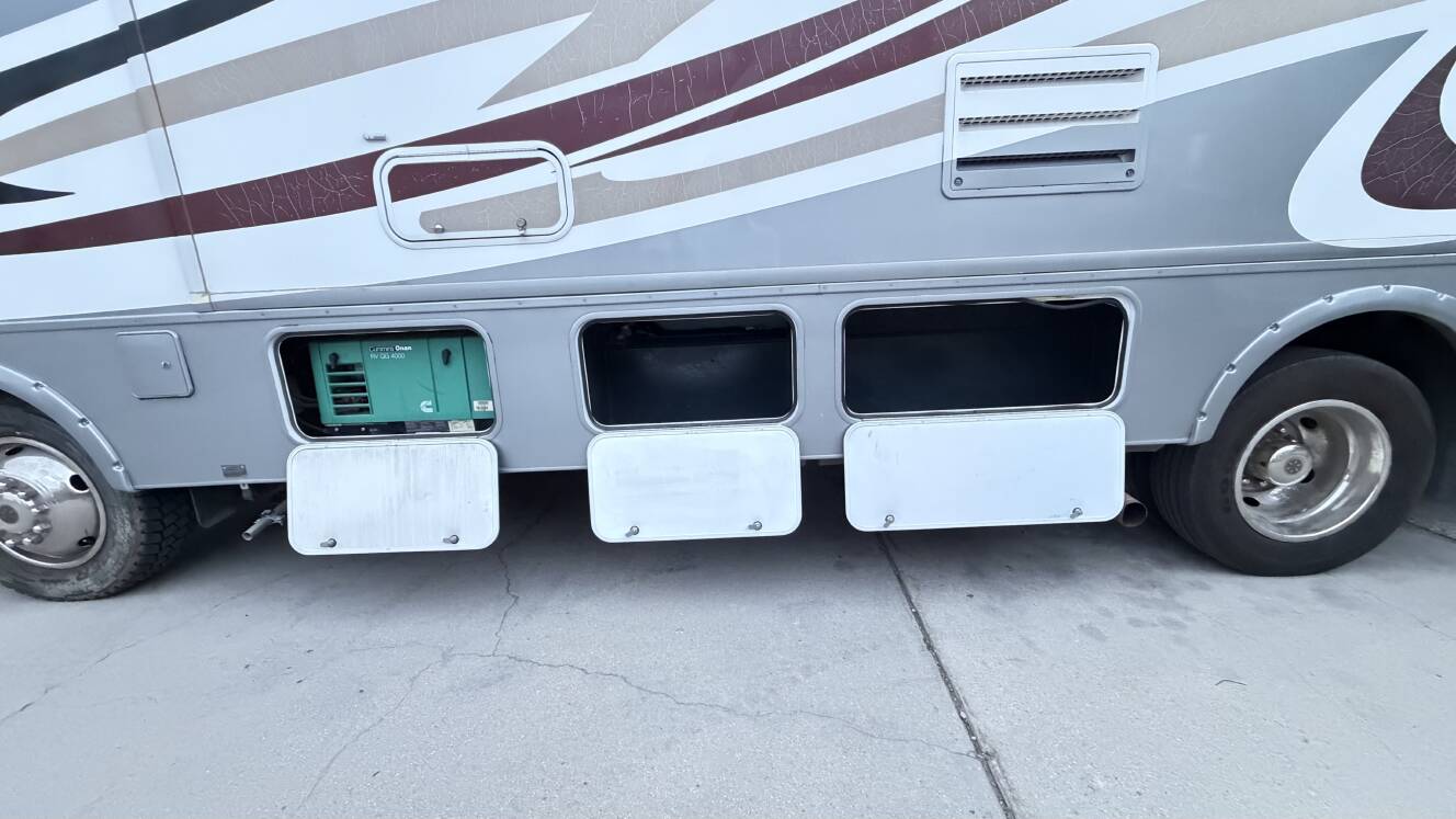 A photo of this 2013 Fleetwood STORM 28MS