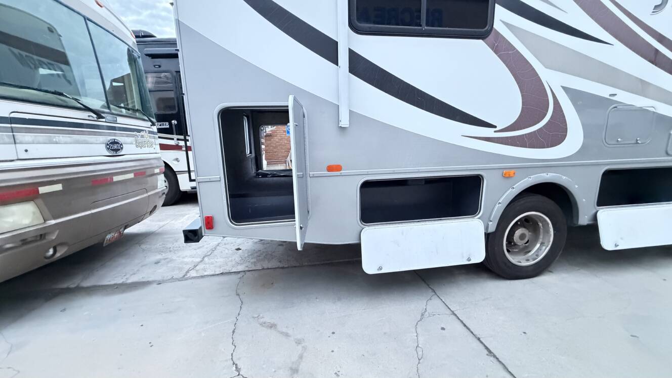 A photo of this 2013 Fleetwood STORM 28MS