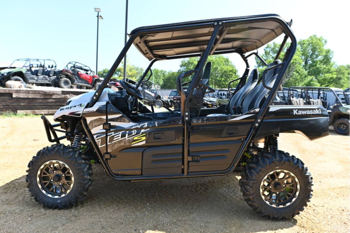 A photo of this 2025 Kawasaki Teryx4 S LE