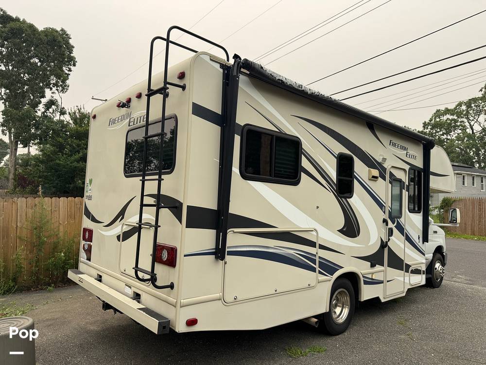2015 Thor Motor Coach Freedom Elite 23H in toms river NJ
