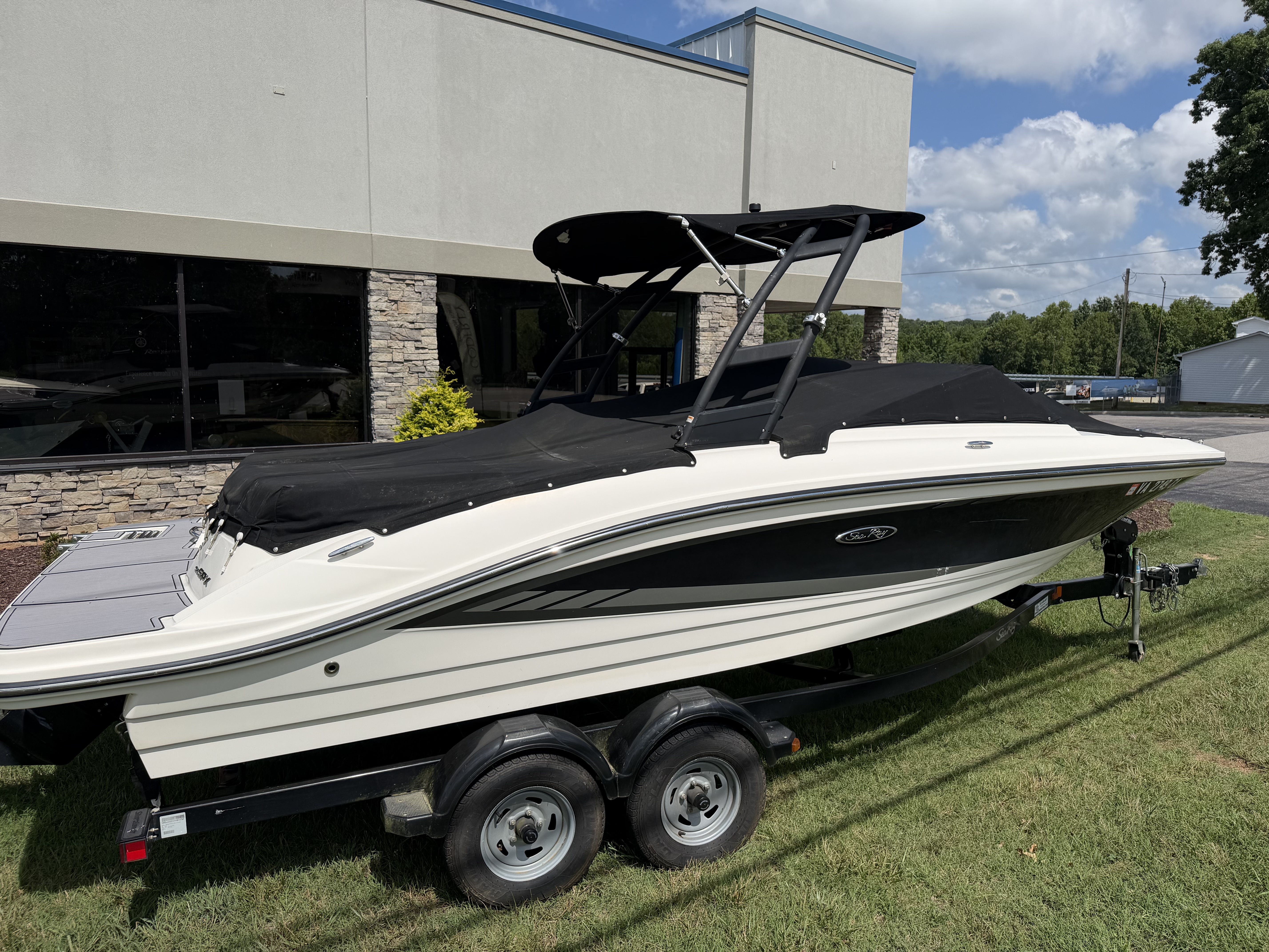 2016 Sea Ray 21 SPX 230 OUTBOARD in danville VA