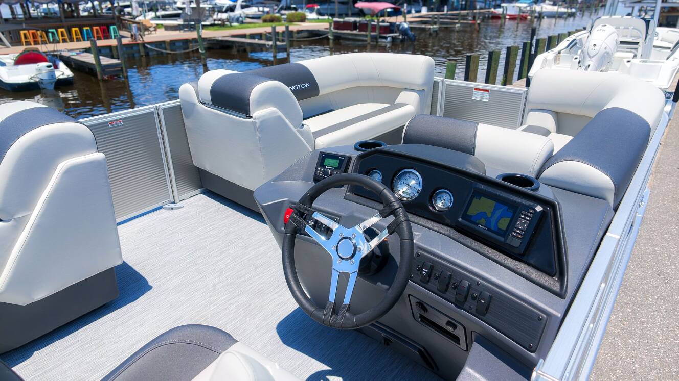 A photo of this 2027 Bennington 18 S CRUISE
