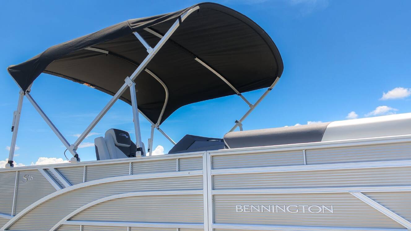 A photo of this 2027 Bennington 18 S CRUISE