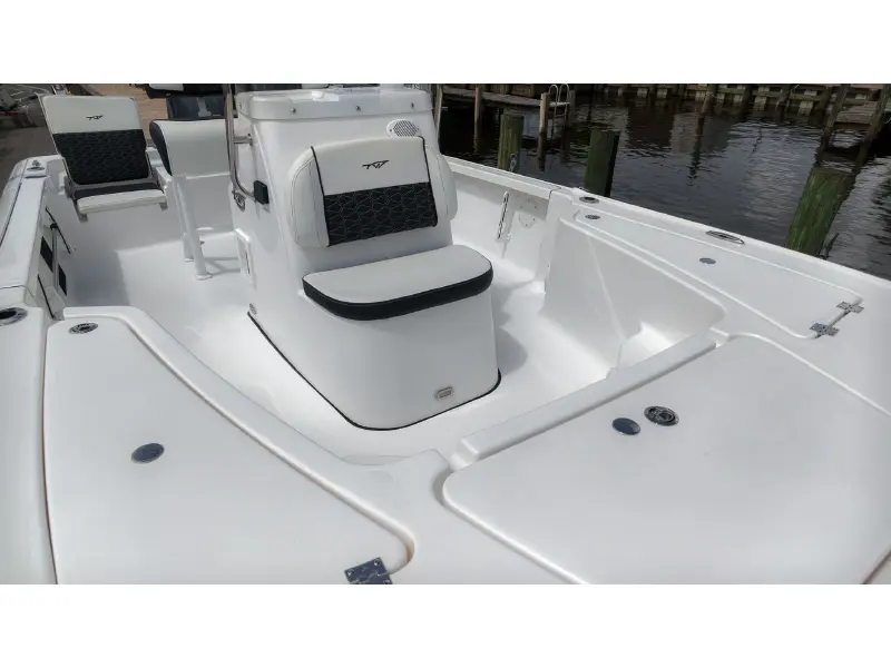 2027 Tidewater 1910 Bay Max