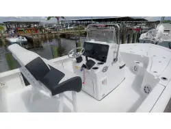 2027 Tidewater 1910 Bay Max