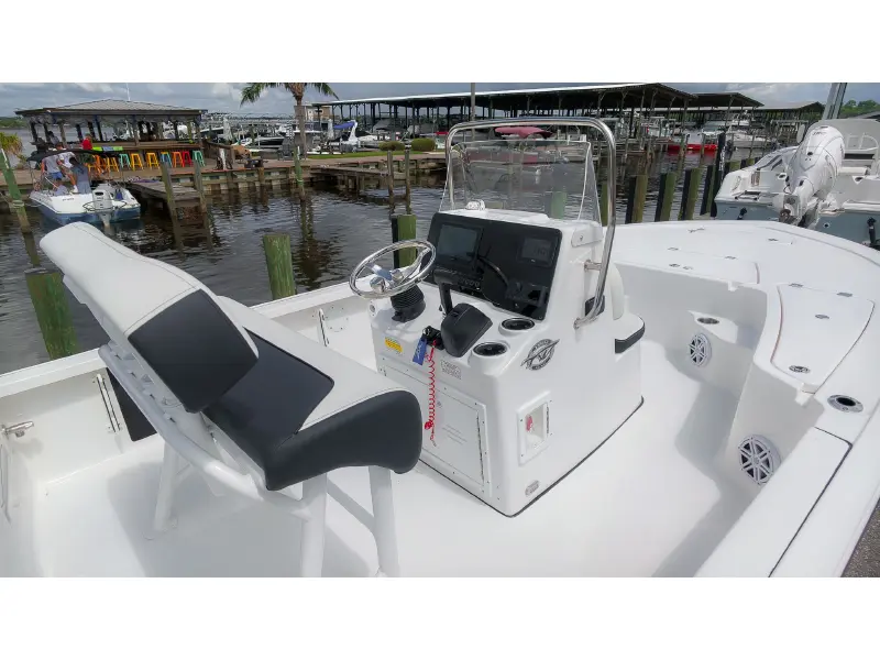 2027 Tidewater 1910 Bay Max