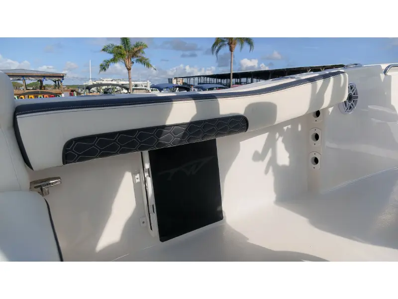 2026 Tidewater 220LXF