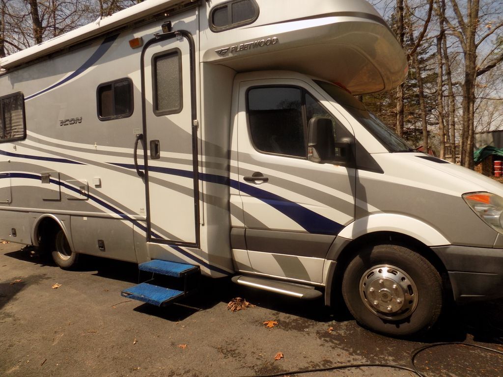 2009 Fleetwood Icon 24D in bunker hill WV