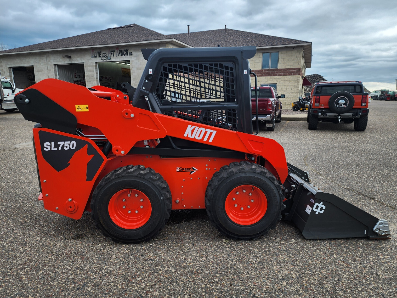 2024 Kioti SL750U-PL in Anoka, MN