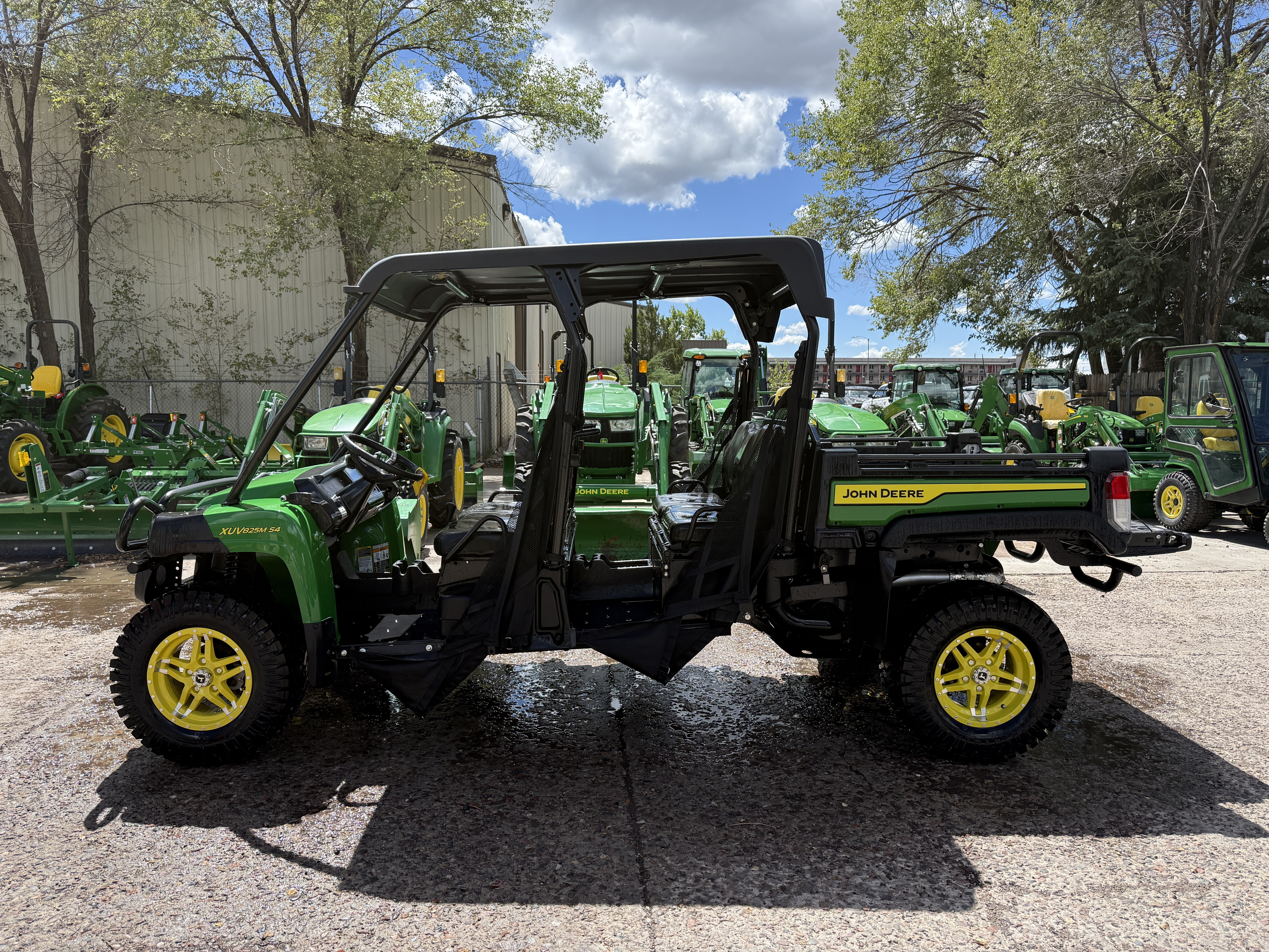 2024 JOHN DEERE Gator XUV825M S4 in Flagstaff, AZ
