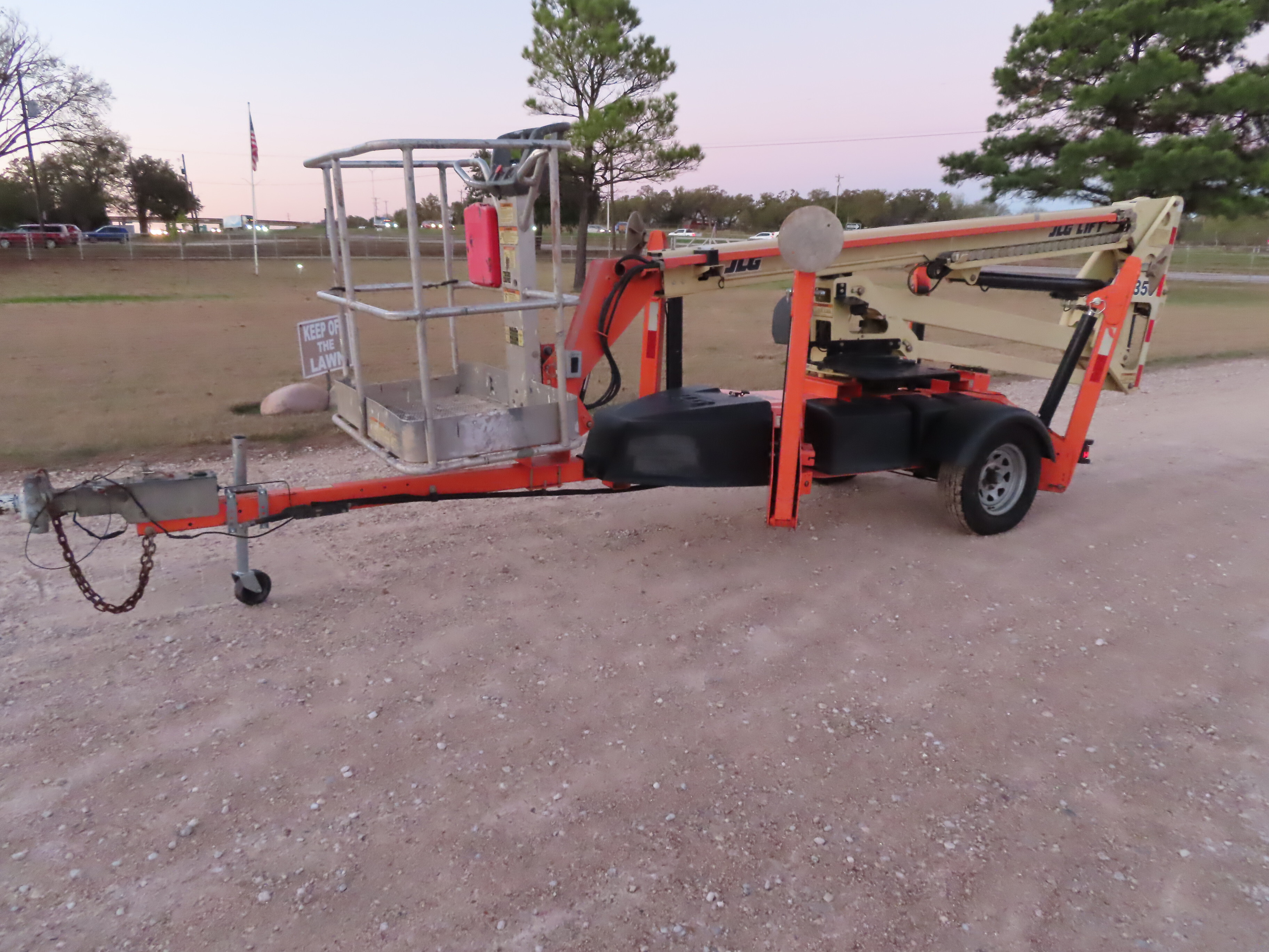 2017 JLG T350 in Burleson, TX