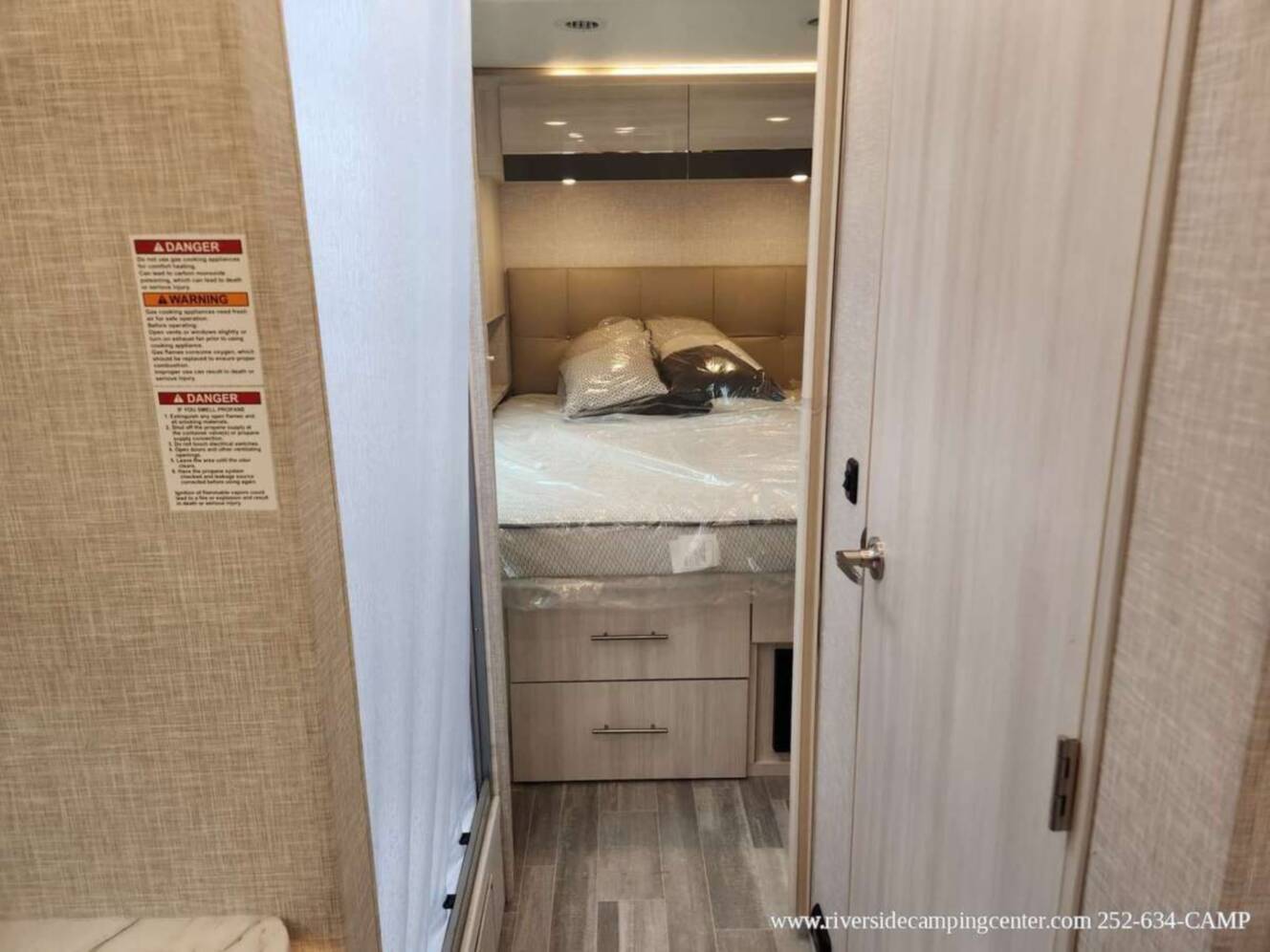 A photo of this 2025 Thor Motor Coach Vegas 26.1