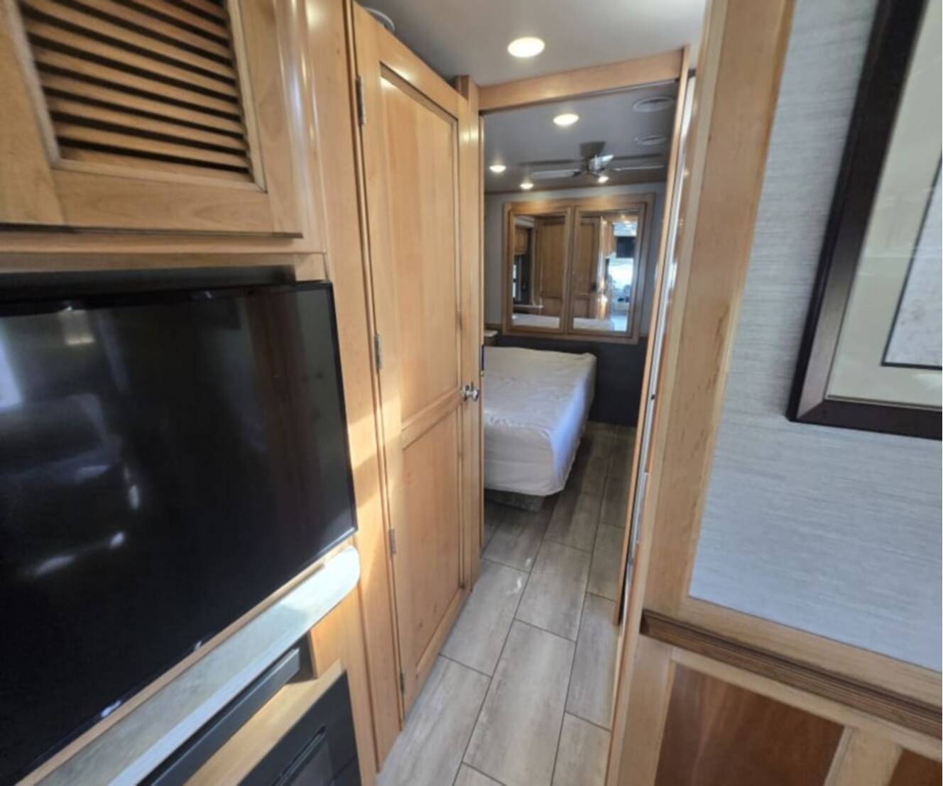 A photo of this 2021 Tiffin OPEN ROAD 32SA