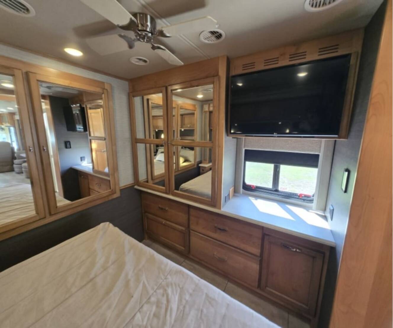 A photo of this 2021 Tiffin OPEN ROAD 32SA