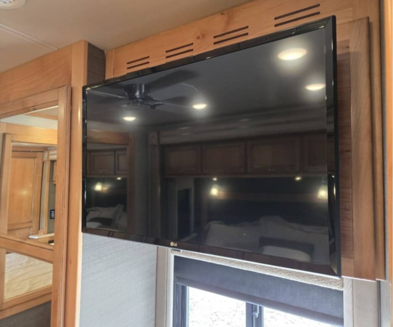 A photo of this 2021 Tiffin OPEN ROAD 32SA