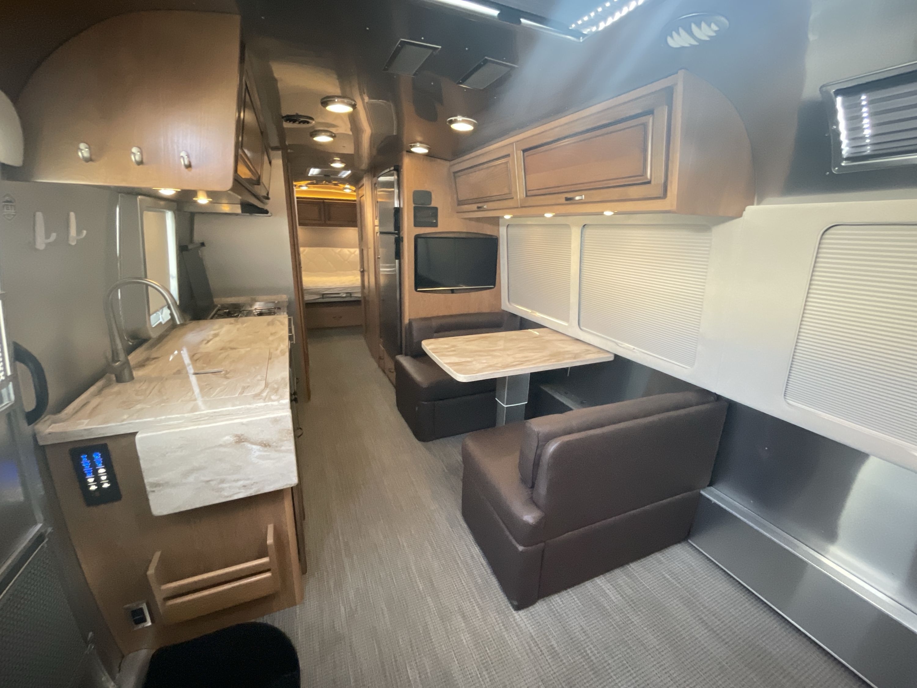 2018 Airstream CLASSIC 30RB QUEEN in st. george UT