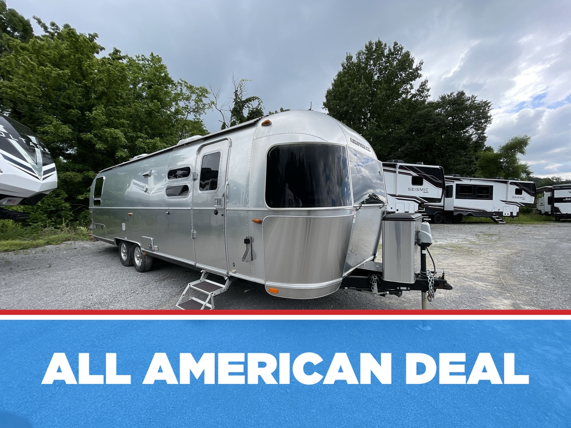 2019 Airstream Flying Cloud 30RB Twin in lebanon TN
