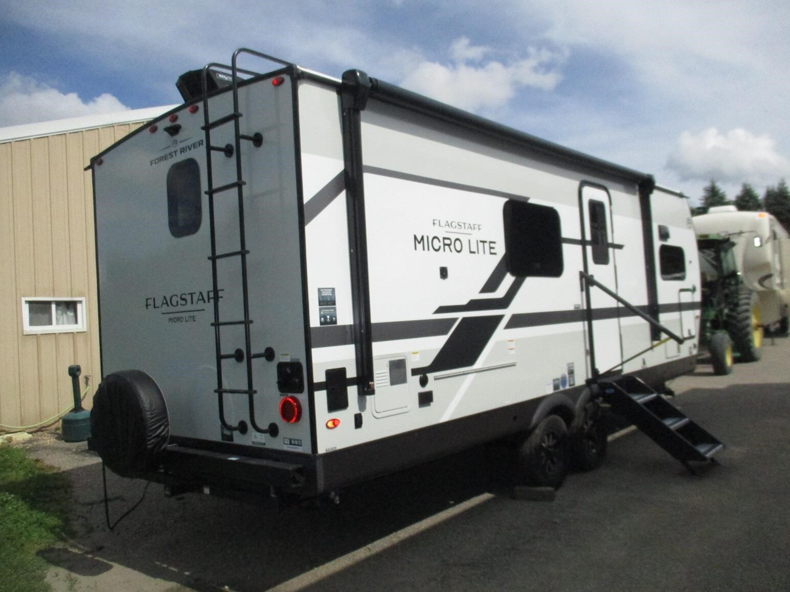 2026 Forest River FLAGSTAFF MICRO LITE 25MBR in mankato MN