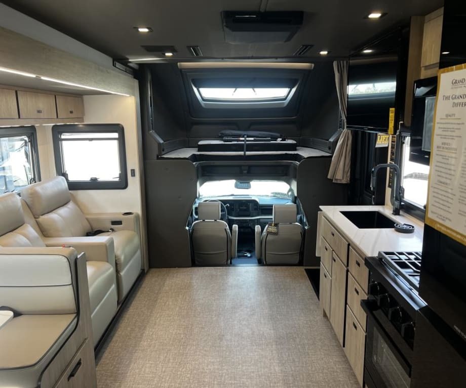 2026 Grand Design LINEAGE SERIES F 31ZW-FBP in port st. lucie FL