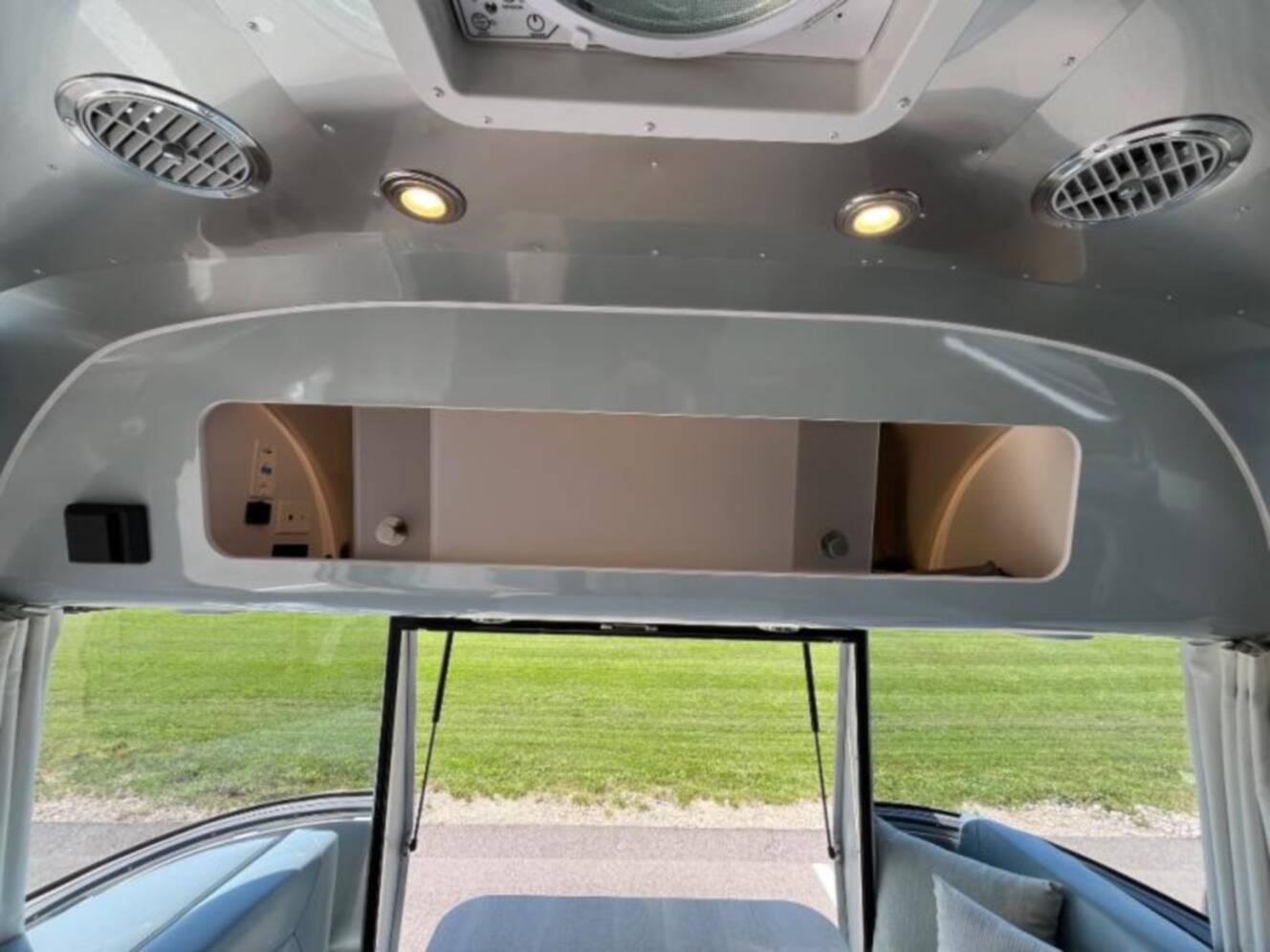 A photo of this 2027 Airstream International 25FB Twin