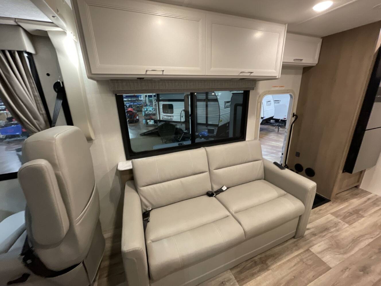 A photo of this 2027 Thor FREEDOM TRAVELER A32